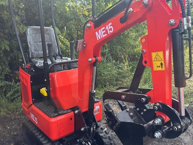 new-sd-lanch-co-mini-excavator-model-me15-image-3