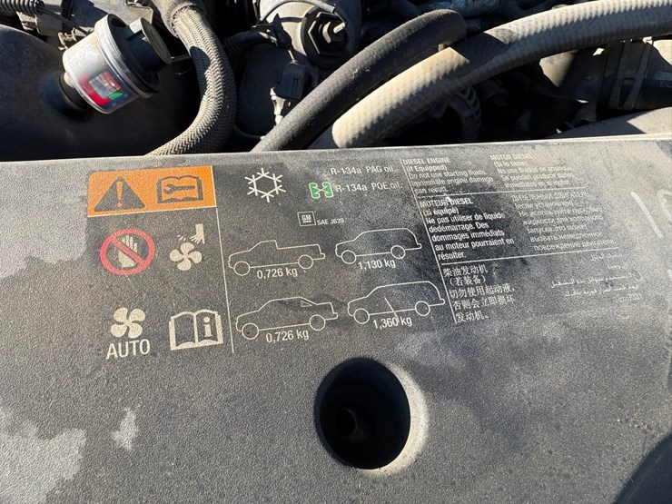 2014-chevrolet-3500-image-52