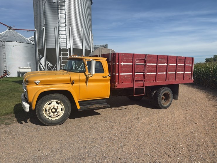 1963-gmc-single-axle-grain-truck,-119,146-miles,-5-speed-manual-transmission,-wood-box,-gas-image-1