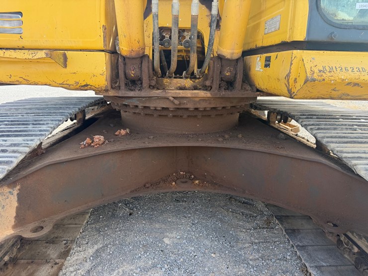 2012-komatsu-pc210-lc-10-image-23