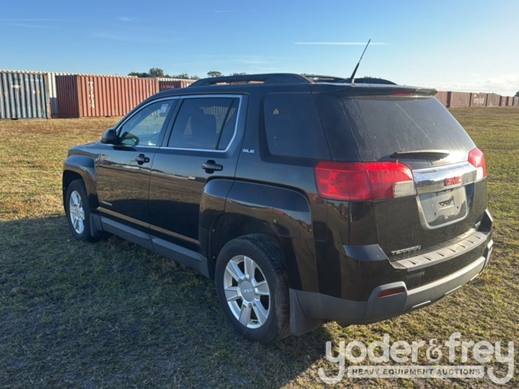 2012-gmc-terrain-image-3