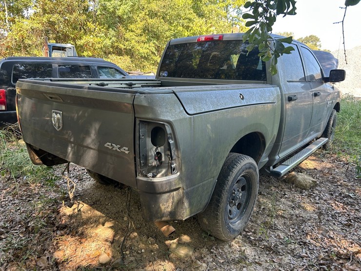 2013-dodge-1500-image-3