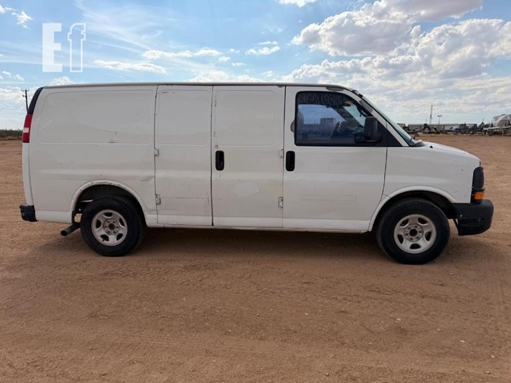2004-gmc-savana-g1500-image-6
