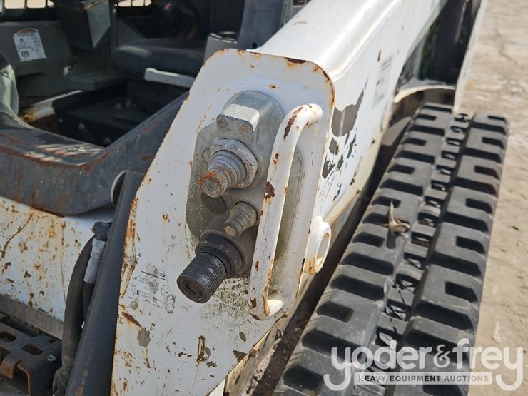 2018-bobcat-t590-image-12