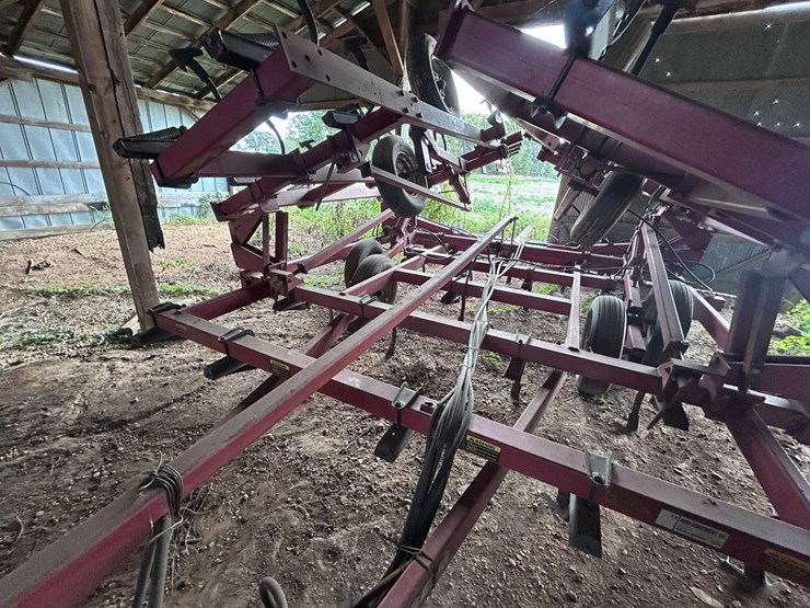 #74-•-case-4300-field-cultivator-image-14