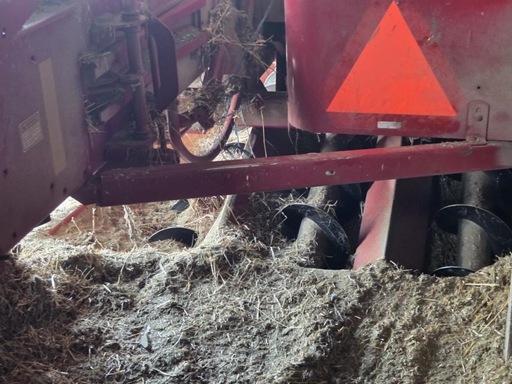new-holland-bc5070-image-36