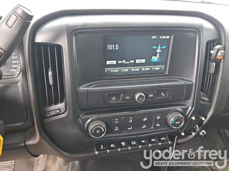 2020-chevrolet-silverado-5500hd-image-42
