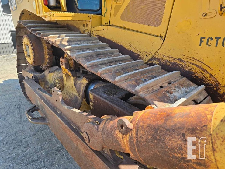 2013-caterpillar-d8t-image-41