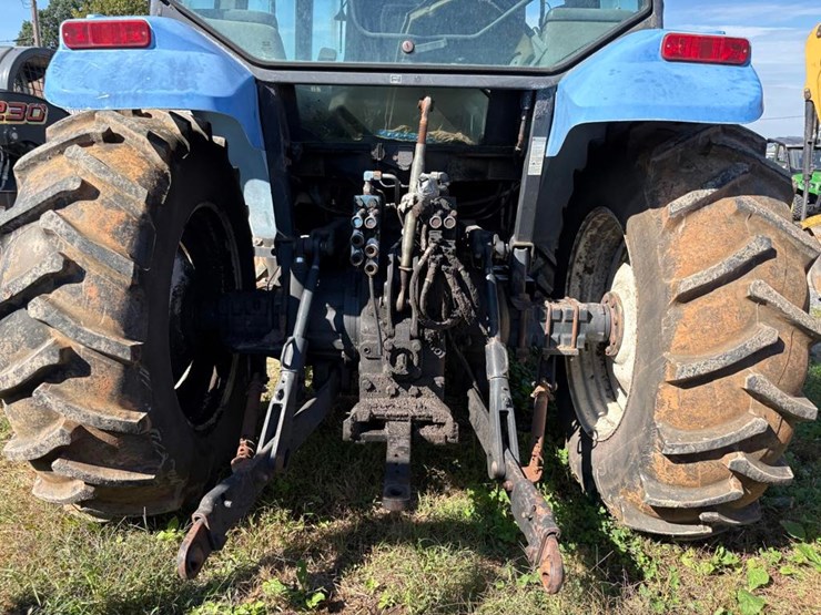new-holland-ts110-image-16
