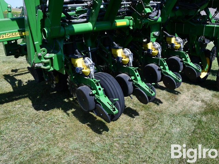 2009-john-deere-1790-ccs-image-17
