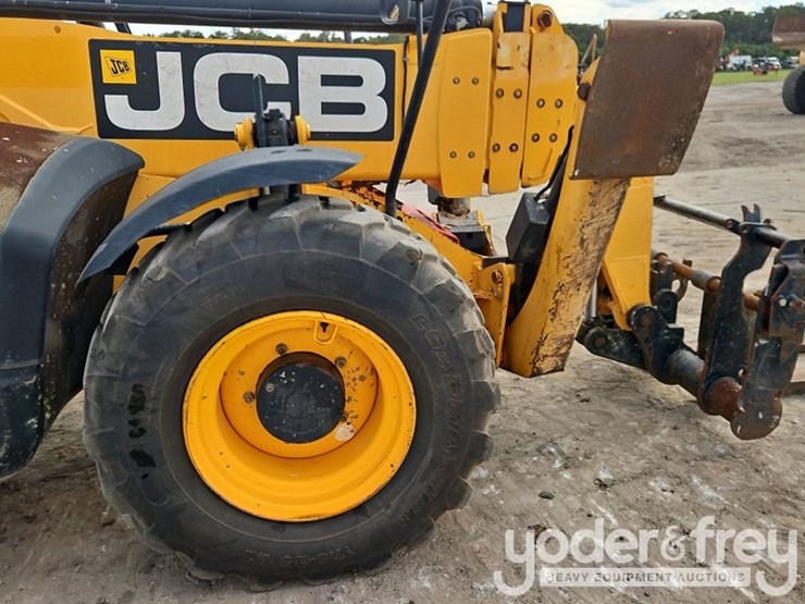 2013-jcb-550-170-image-10