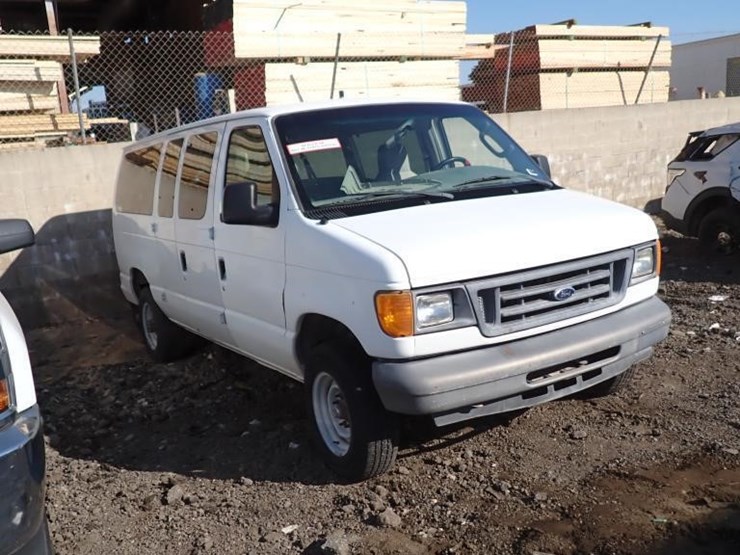 2007-ford-e350-image-3