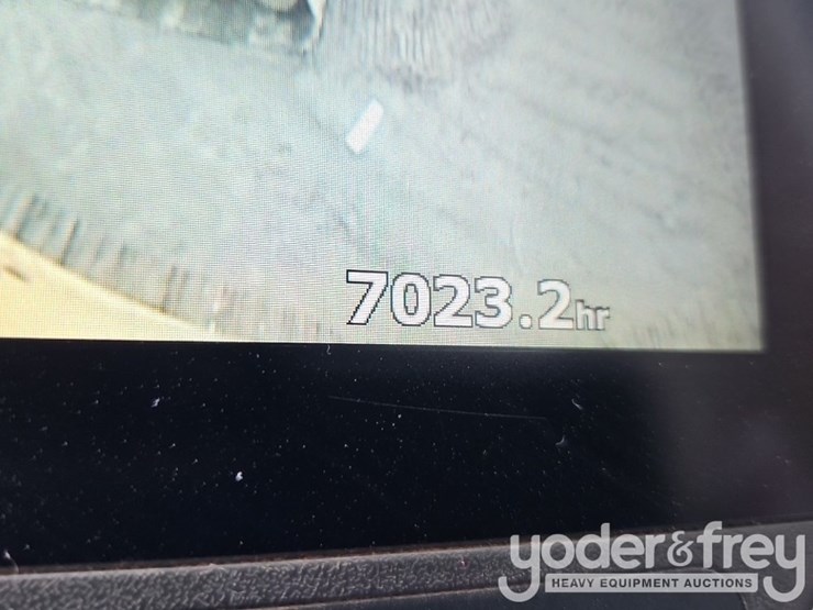 2019-case-cx300d-image-37