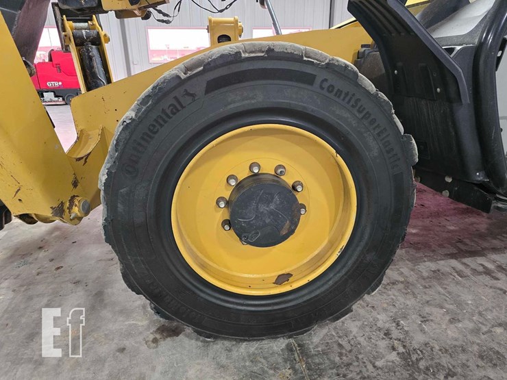 2018-caterpillar-tl943d-image-22