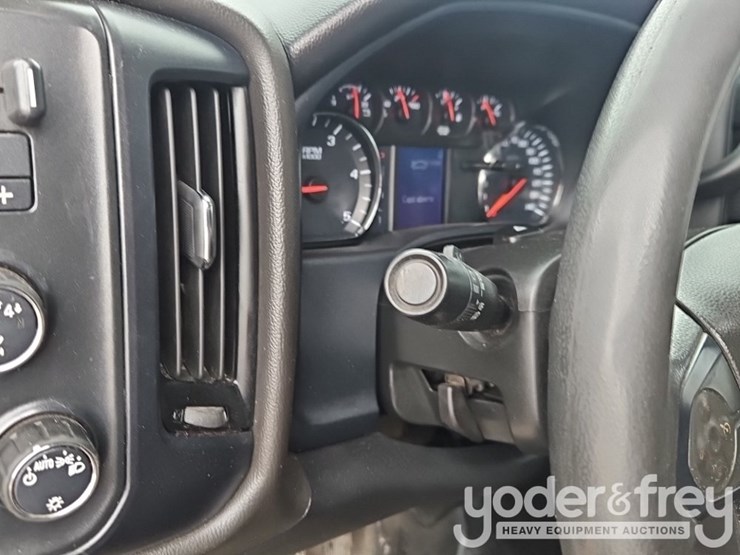 2020-chevrolet-silverado-5500hd-image-45