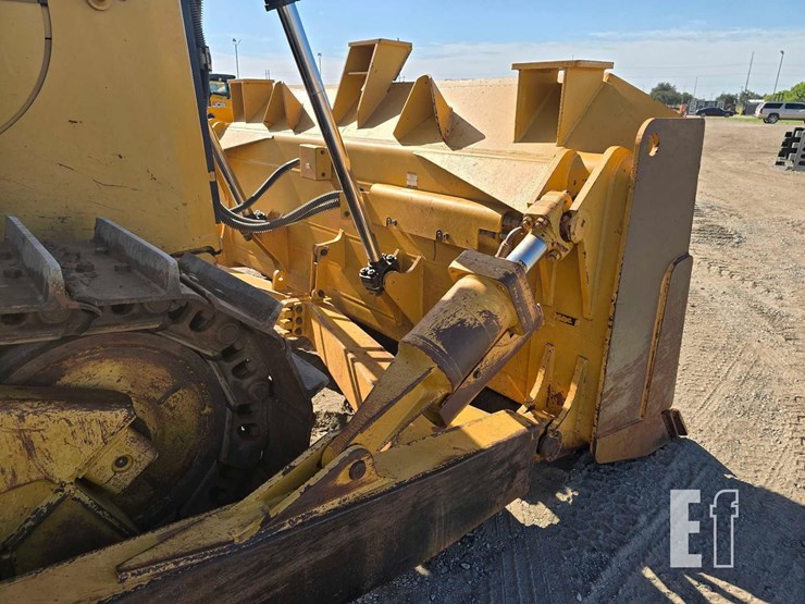 2016-caterpillar-d6t-xl-image-11
