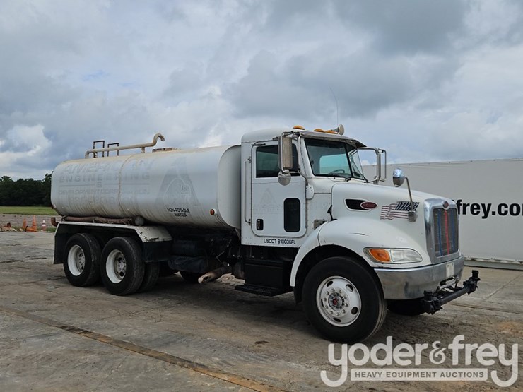 2005-peterbilt-335-image-7