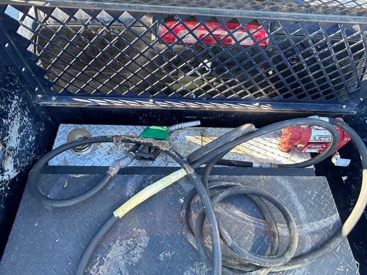 2016-chevrolet-3500-image-29