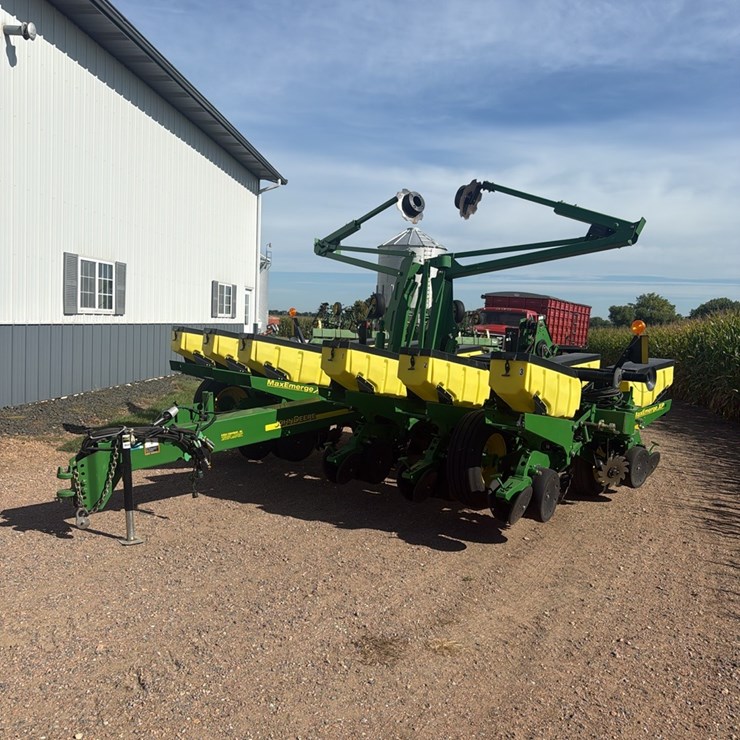 JOHN DEERE 12