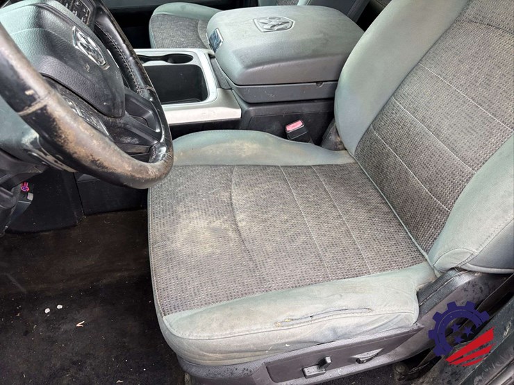 2016-dodge-1500-image-57