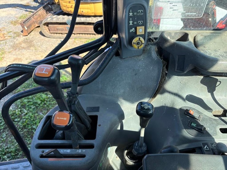 new-holland-ts110-image-26