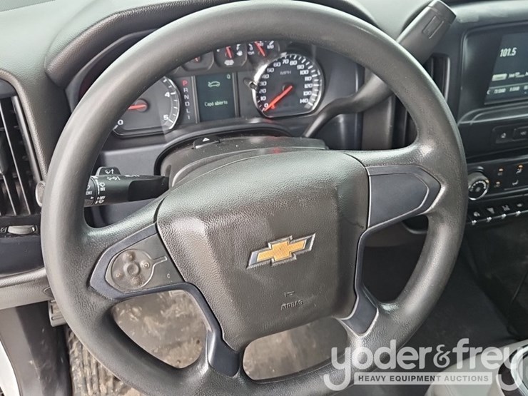 2020-chevrolet-silverado-5500hd-image-47