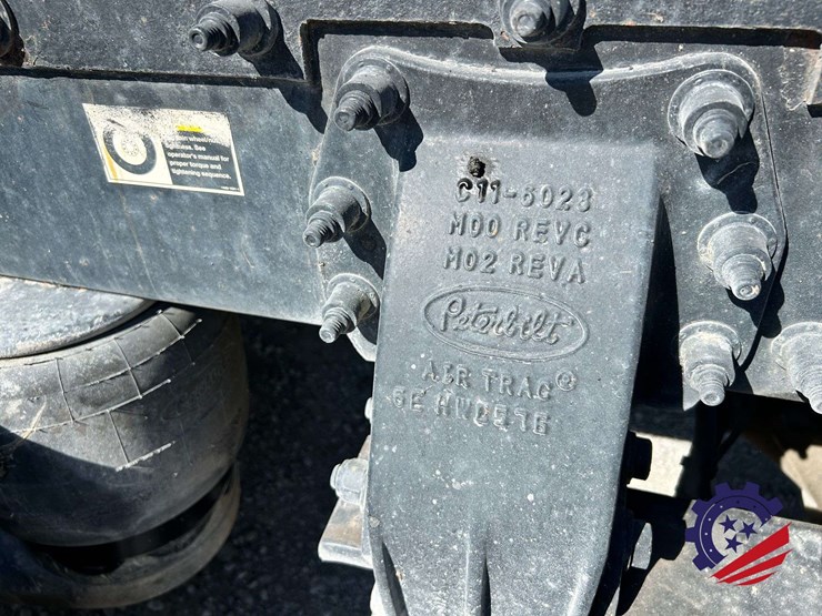 2018-peterbilt-389-image-25