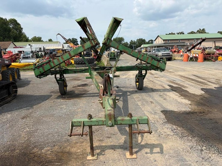 john-deere-corn-planter-frame-image-2