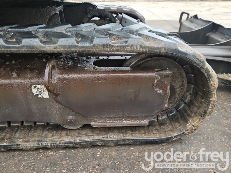 2020-bobcat-e32-image-11