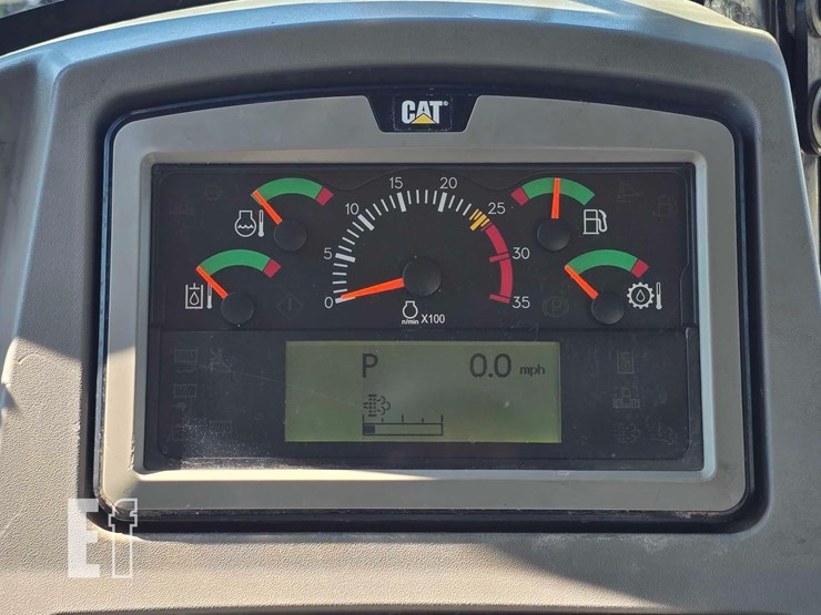 2013-caterpillar-d8t-image-17