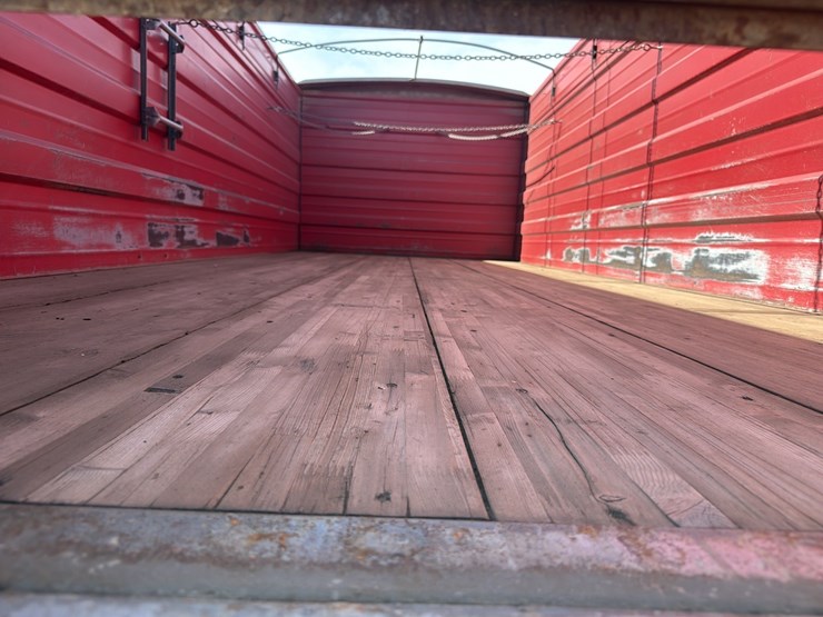 1979-international--model-1924-tandem-grain-truck,-81,877-miles,-4x4-manual-transmission,-gas,-roll-tarp-image-13