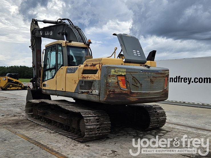 2013-volvo-ec220dl-image-4