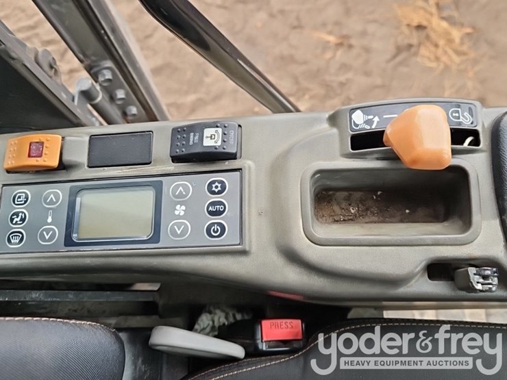 2018-case-cx350d-image-29