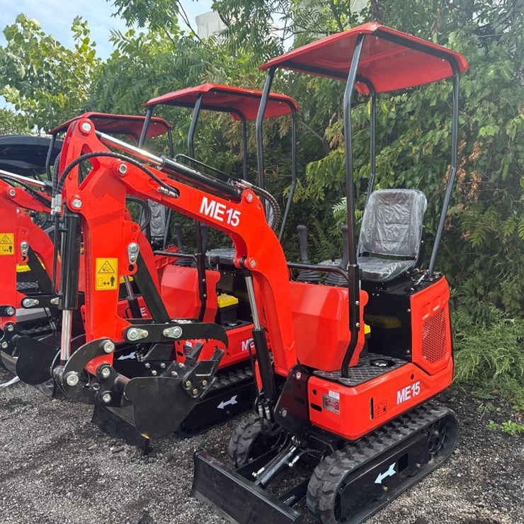 New SD Lanch Co Mini Excavator Model ME15
