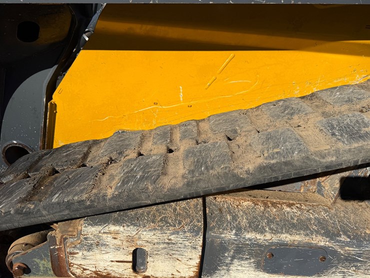 2021-deere-325g-image-10