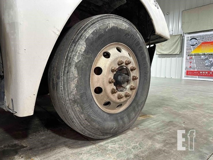 2007-freightliner-columbia-120-image-28