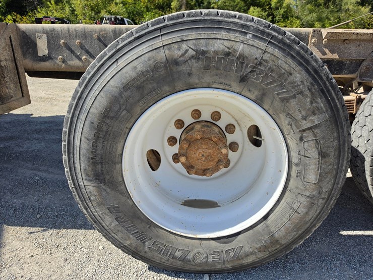 1996-ford-lt8000-image-118
