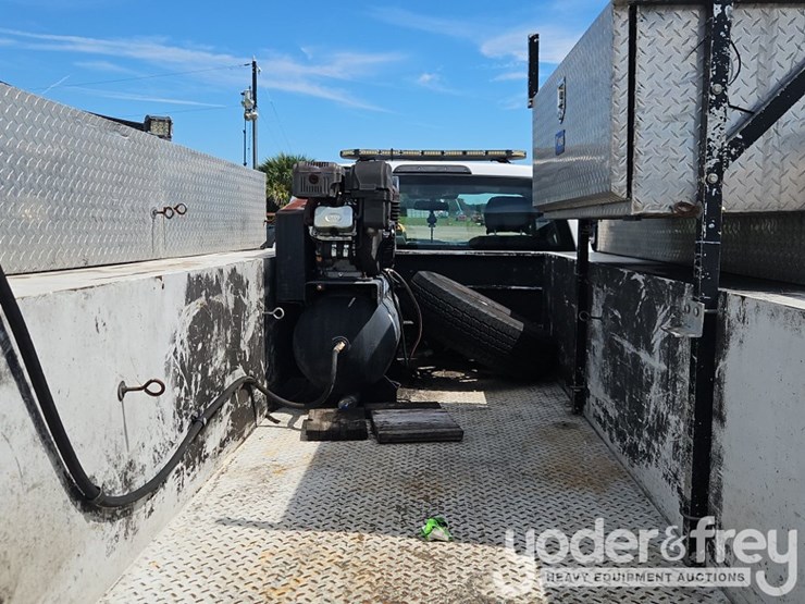 2018-ford-f350-sd-image-28
