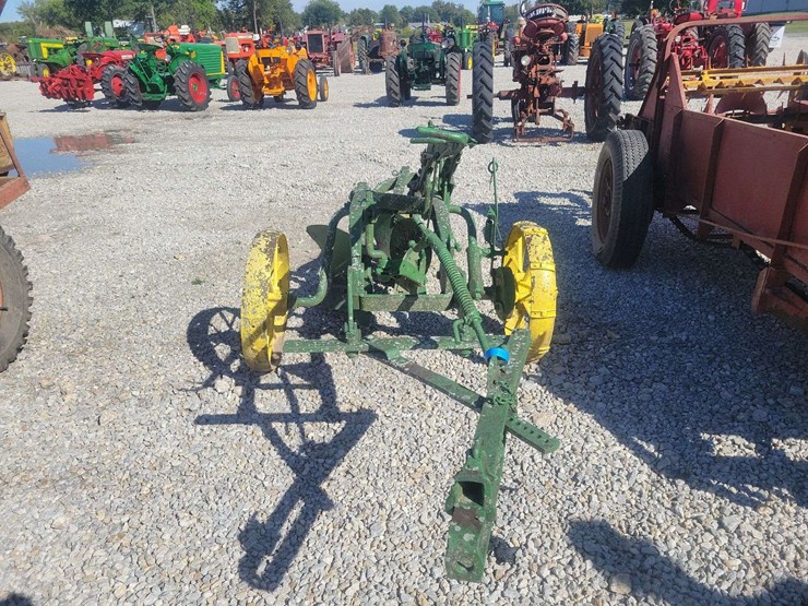 john-deere-two-bottom-plow-image-8