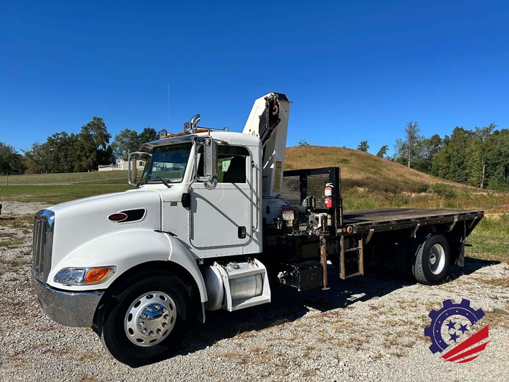 2007-peterbilt-335-image-2