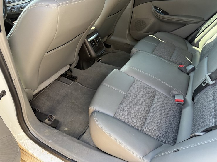 #46833-•-2018-chevrolet-impala-lt-sedan-2g1105s38j9109671-inv#46833-image-36