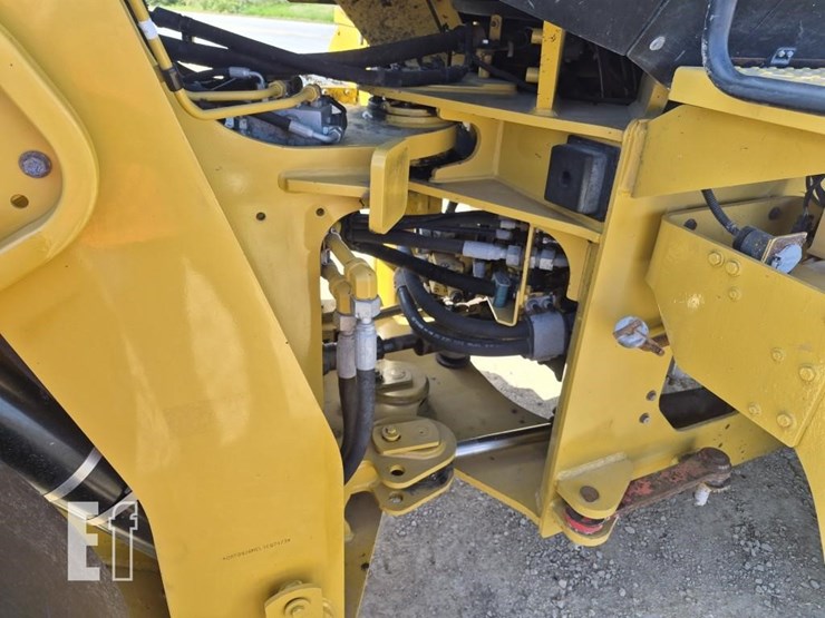 caterpillar-926m-image-11