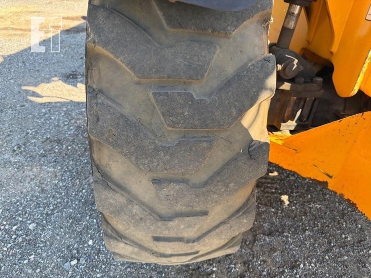 2017-jcb-512-56-image-36