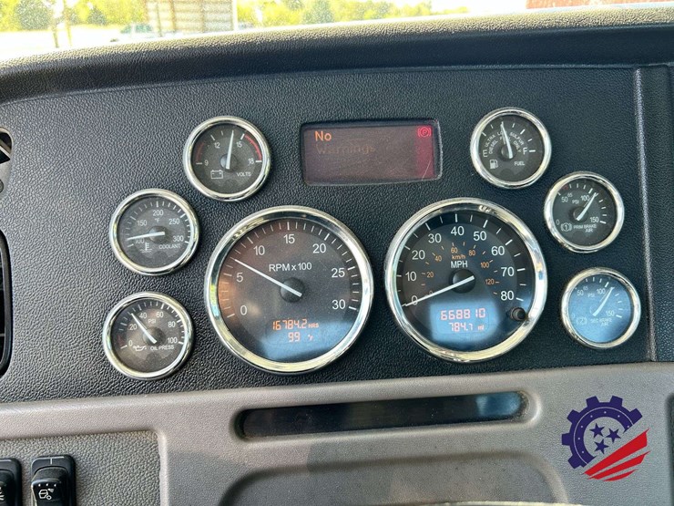 2018-peterbilt-389-image-85