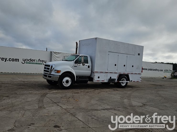 2008-ford-f750-image-2