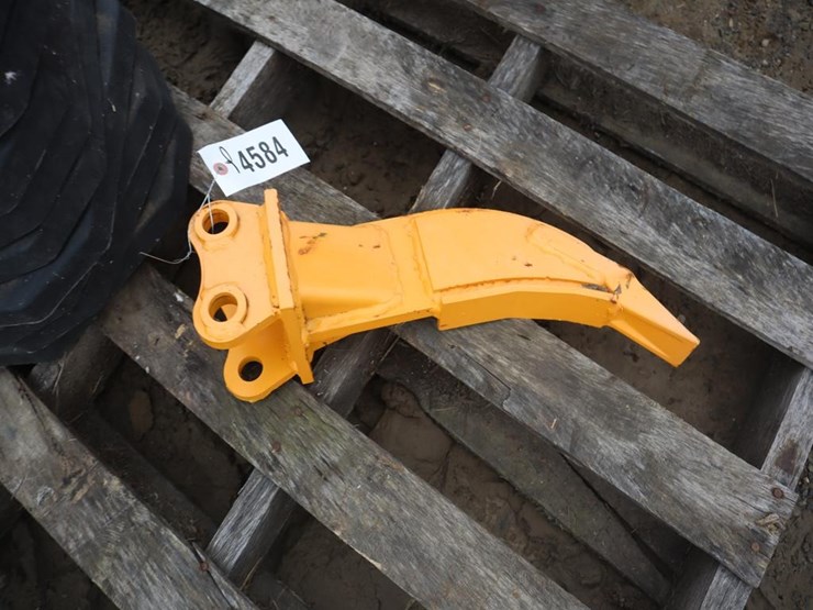 mini-excavator-ripper-image-1