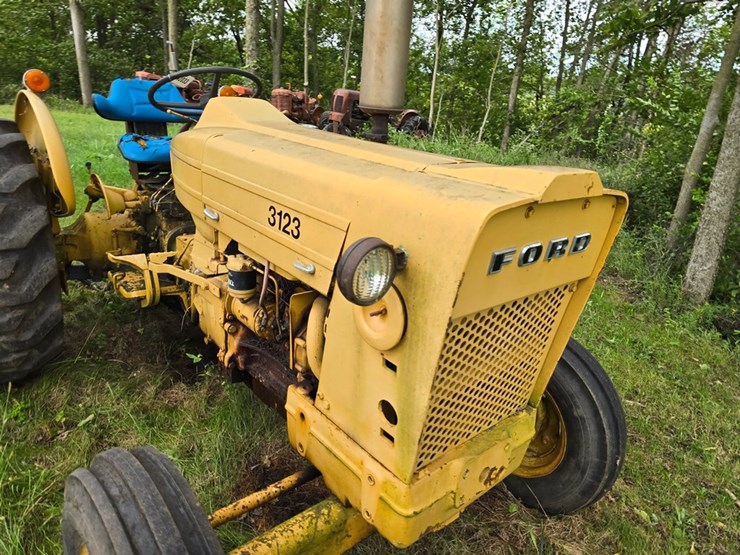 ford-tractor-image-11