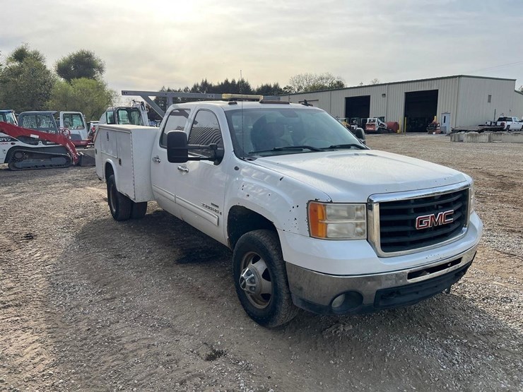 2008-gmc-3500-image-8