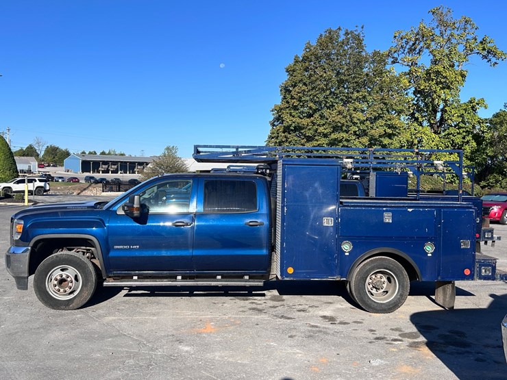 2017-gmc-3500-image-3