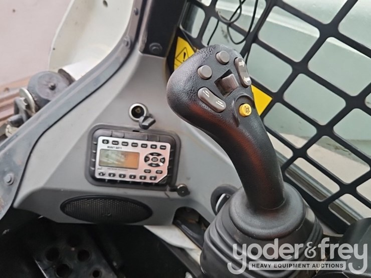 2023-bobcat-t770-image-23